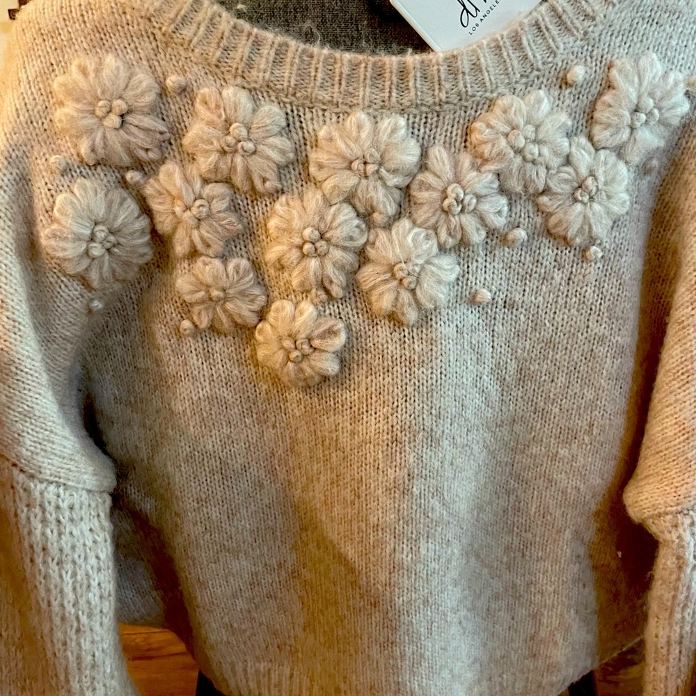 dRA sweater